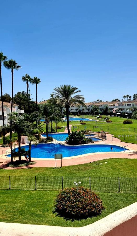 Mijas Holiday Apartment Фуeнхирола Екстериор снимка