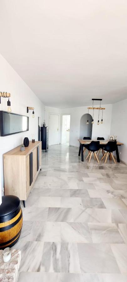 Mijas Holiday Apartment Фуeнхирола Екстериор снимка